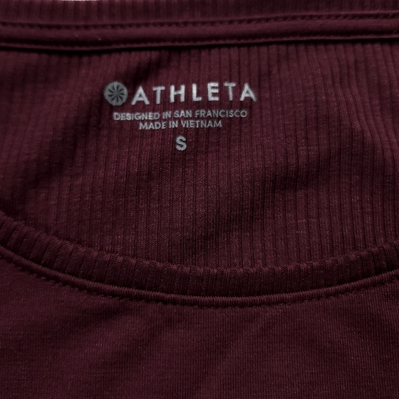 Athleta Essence Semi-Fitted Tank Burgundy/Wine Sz S - Picture 4 of 5
